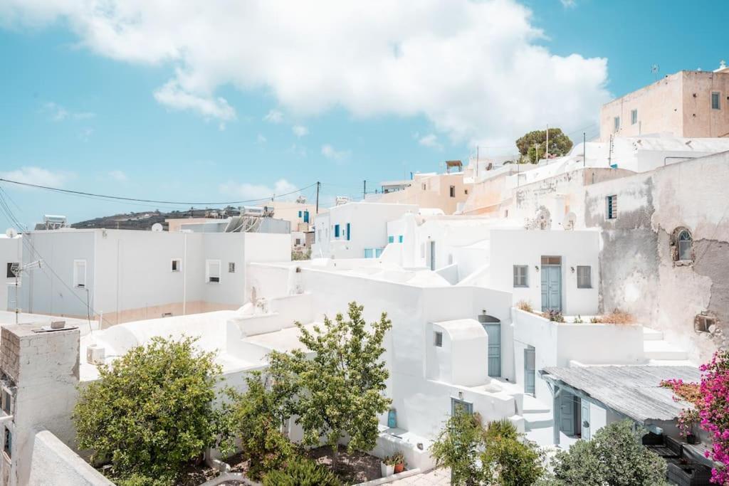 הוילה Emporio  Akri Santorini With Heated Jacuzzi מראה חיצוני תמונה