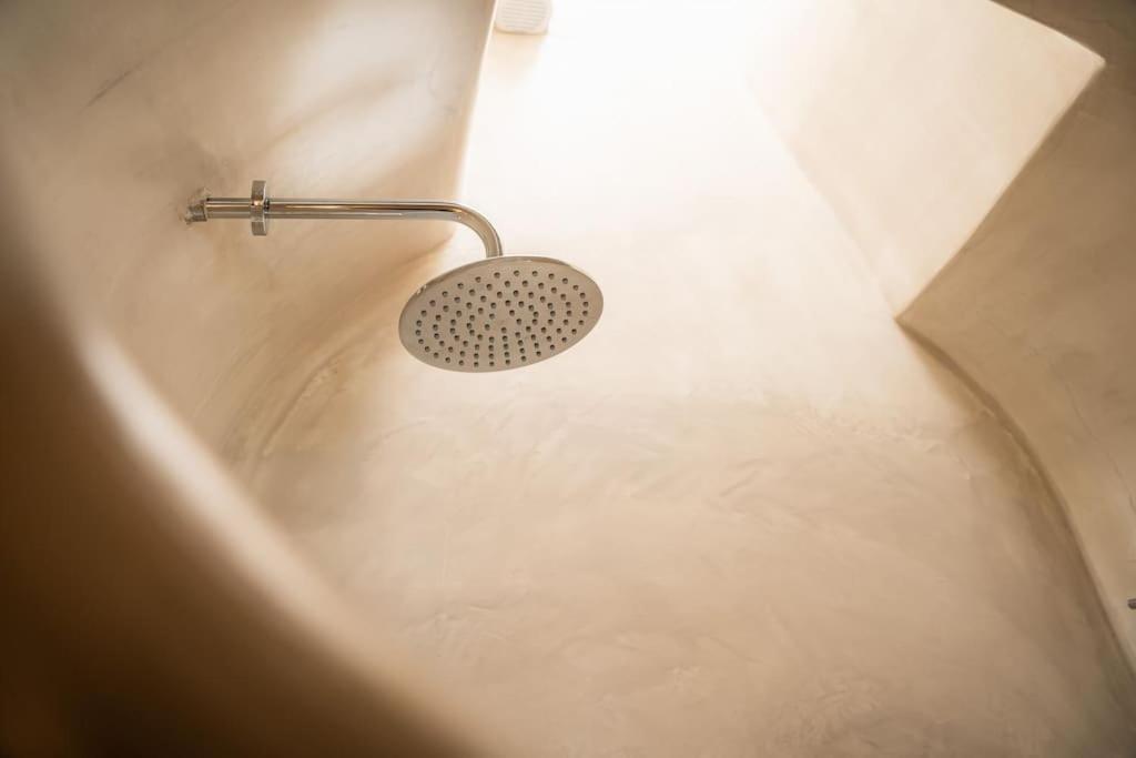 הוילה Emporio  Akri Santorini With Heated Jacuzzi מראה חיצוני תמונה